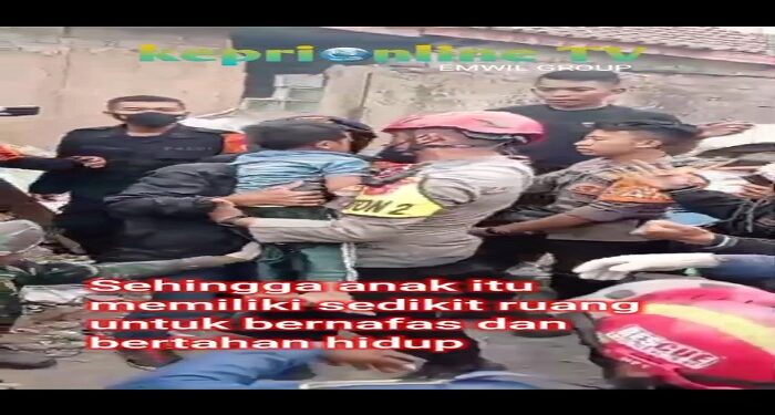 Penemuan Seorang Anak Laki-Laki Tertimpa Beton Selama Tiga Hari Akibat Gempa Cianjur