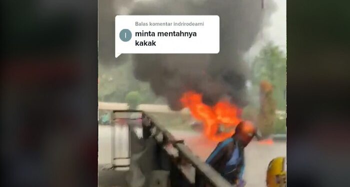 Satu Mobil Mini Bus Terbakar di SPBU Muka Kuning Batam