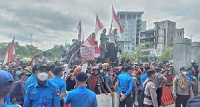 Krisis Air Bersih, Warga Tanjung Uncang Demo Ke Kantor BP Batam
