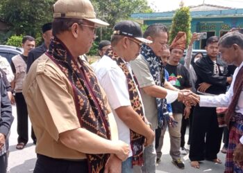 GALERI FOTO ! Ketua DPRD Hadiri Peresmian Sekretariat Ormas PK Bunga Nukak