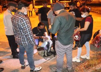 Polres Karimun Laksanakan Pemeriksaan Penumpang dan Kendaraan di Pelabuhan Roro