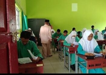 Hari Pertama Gelar PTS, Siswa SMAN 1 Moro Antusias ikutin ujian