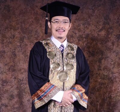 Muhammad Syafi’i Antonio menjadi Guru Besar Ekonomi Syariah