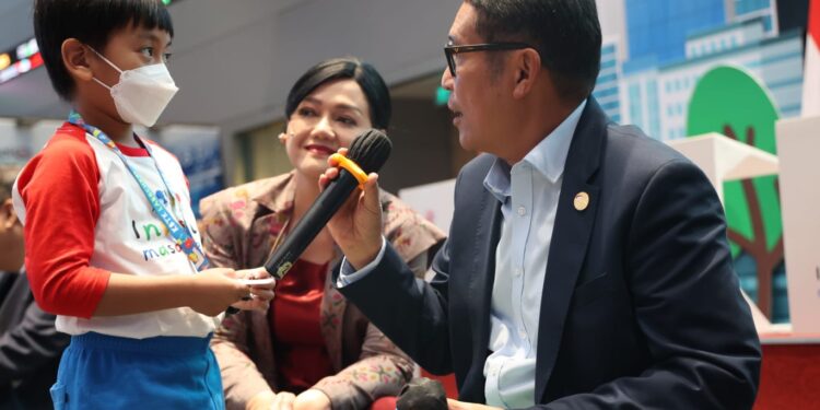Siswa TK Jadi Tamu Pertama Pembukaan Kembali Main Hall BEI