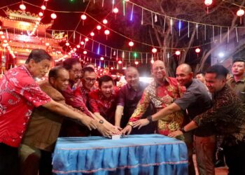 Ribuan Lampion Pancarkan Kemeriahan Imlek 2574/2023 M