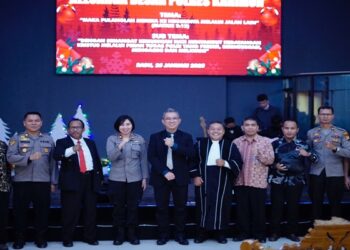 Keluarga Besar Kepolisian Resor Karimun Rayakan Natal Di Gereja GBI