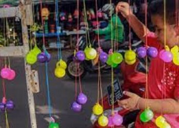 Kena Pecahan Lato – lato, Mata Bocah di Kalbar Nyaris Buta