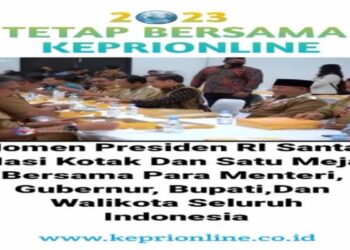 Presiden Jokowi Makan Nasi Kotak Dengan Menteri dan Gubernur Dalam Rakornas Kepala Daerah