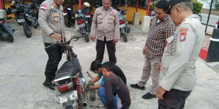 Tanggapi Keluham Masyarakat Moro, Polsek Moro Razia Knalpot Racing