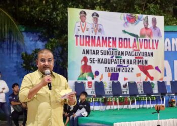 Bupati Aunur Rafiq Tutup Turnamen Volly Antar Paguyuban dan Suku Pertama di Karimun