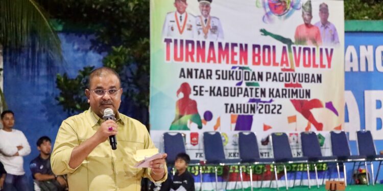 Bupati Aunur Rafiq Tutup Turnamen Volly Antar Paguyuban dan Suku Pertama di Karimun