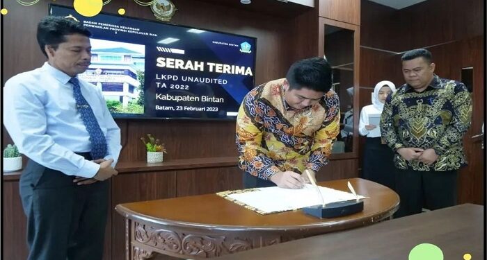 Bupati Bintan Serahkan LKPD Unaudited T.A 2022