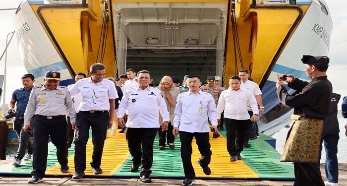 Gubernur Ansar Melepas Pelayaran Perdana KMP Bahtera Nusantara 03