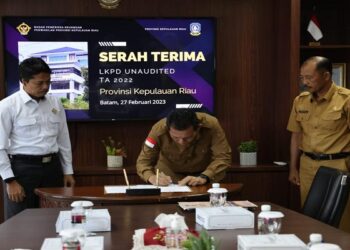 Gubernur Ansar Serahkan LKPD Unaudited Pemprov Kepri APBD T.A 2022 ke BPK Perwakilan Kepri
