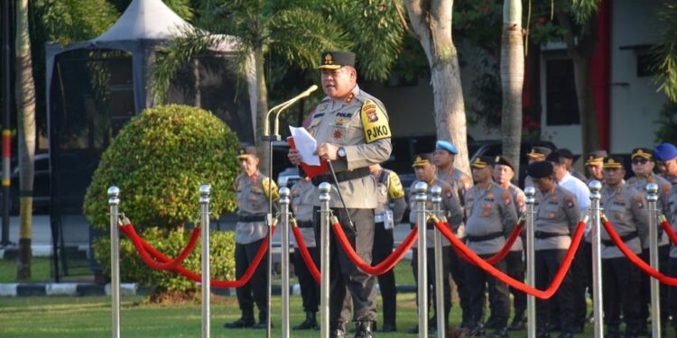 Polda Kepri Gelar Upacara Bendera Bulanan Dalam Rangka Hari Kesadaran Nasional