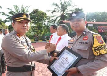 Kapolres Karimun Berikan Penghargaan Kepada Personel Atas Pengungkapan Narkoba