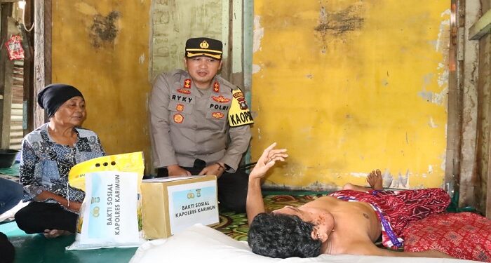 Jumat Berkah, Kapolres Karimun Sambangi Masyarakat Yang Membutuhkan Bantuan
