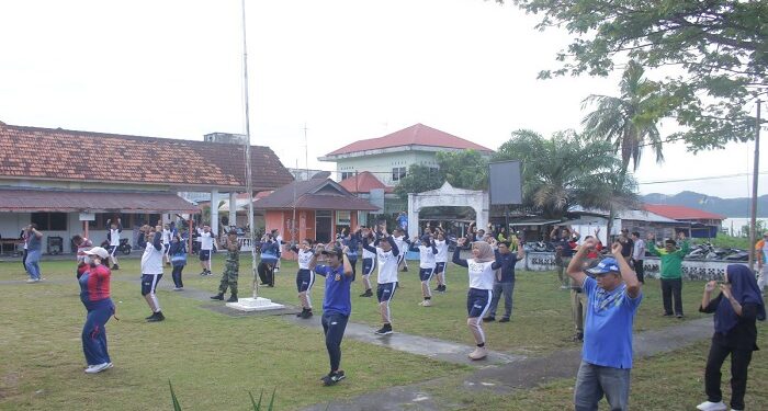 Senam Pagi Bersama FKPK Sekaligus Sosialisasi Pelayanan Halo JPN oleh Kacabjari Moro