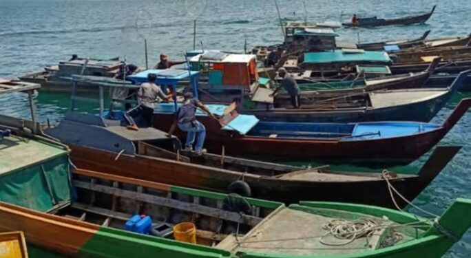 Masyarakat Nelayan Teluk Keriting Desa Kudung, Keluhkan Aktivitas Kapal Sotong yang Sangat Menganggu