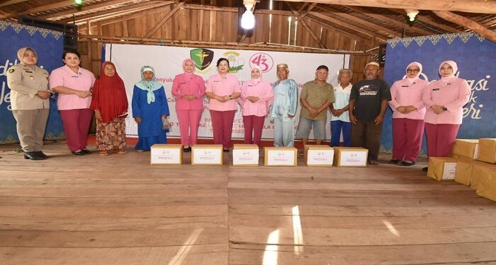 Hut Ke-43, Yayasan Kemala Bhayangkari Gelar Bakti Sosial Dan Bakti Kesehatan Dipantai Bale-Bale Nongsa