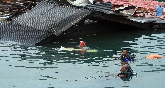Gempa Papua, Sejumlah Bangunan Roboh ke Laut