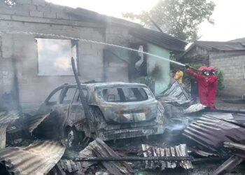 Kebakaran di Parit Benut Hanguskan Rumah, Mobil dan Sepeda Motor