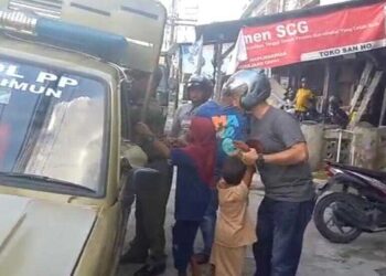 Resahkan Warga, Satpol PP Karimun Amankan 4 Anjal di Trafic Light