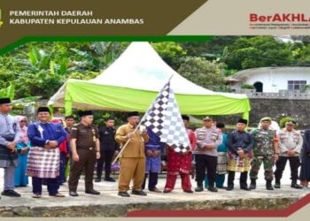 Wakili Bupati, Asisten III Lepas Pawai Ta’aruf Seleksi Tilawatil Qur’an Ke – VIII Tingkat Kecamatan Siantan