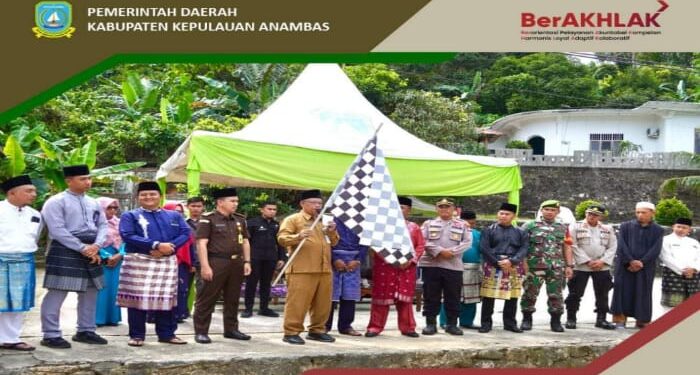 Wakili Bupati, Asisten III Lepas Pawai Ta’aruf Seleksi Tilawatil Qur’an Ke – VIII Tingkat Kecamatan Siantan