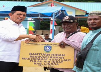 Ansar Hadiri Doa Selamat Atas Renovasi Rumah Masyarakat Suku Laut di Tanjung Kelit