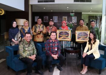 Ansar Terima Dua Penghargaan dari Kemendagri