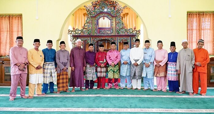 Bupati Lingga Muhammad Nizar Hadiri Kegiatan Haul Jamak di Masjid Jami’ Sultan Lingga