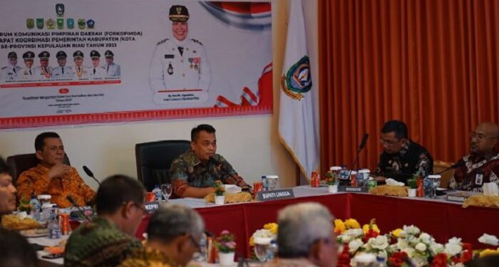 Bupati Lingga Ikuti Rapat Forkopimda dan Rakor Pemerintah Kabupaten se-Provinsi Kepri 2023