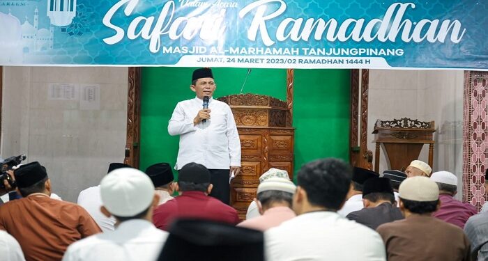 Gubernur Ansar Memulai Rangkaian Safari Ramadhan di Masjid Al-Marhamah Tanjungpinang