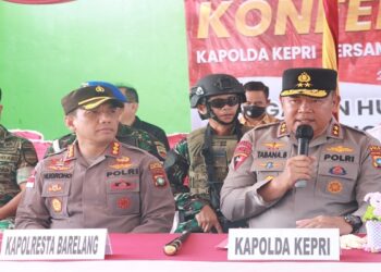 Kapolda Kepri Gelar Konfrensi Pers Terkait Penegakan Hukum Di Kampung Aceh