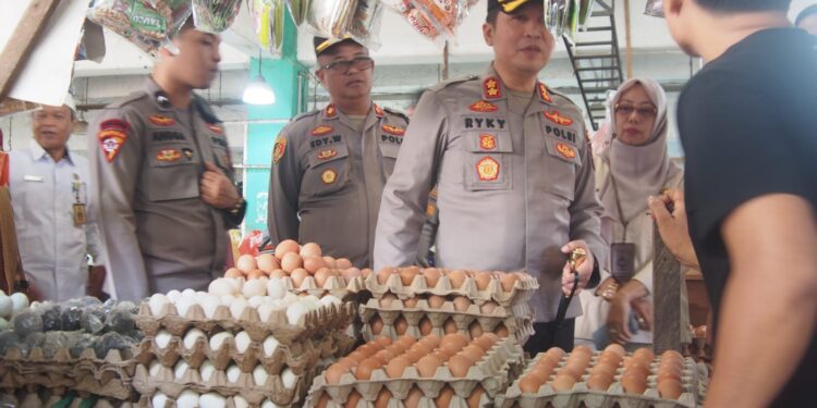 Kapolres Karimun Minta Pedagang Pasar Maimun Jaga Stabilitas Harga Kebutuhan Pokok