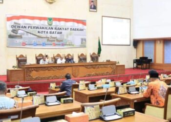 Paripurna DPRD, Pemko Batam Terus Berupaya Tingkatkan Pelayanan Kepada Masyarakat