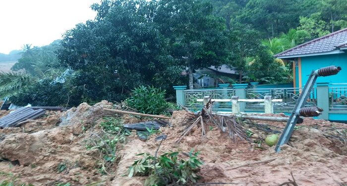 Akibat Cuaca Ekstrim, Pulau Serasan dilanda Longsor