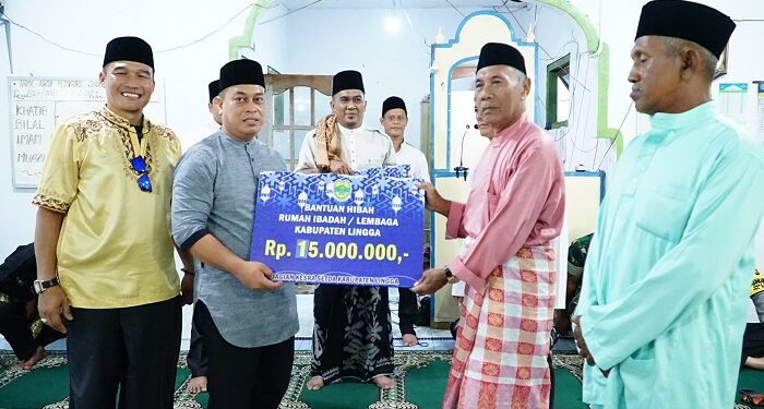 Safari Ramadhan, Bupati Lingga Berikan Dana Hibah dan Bantuan Kaum Duafa