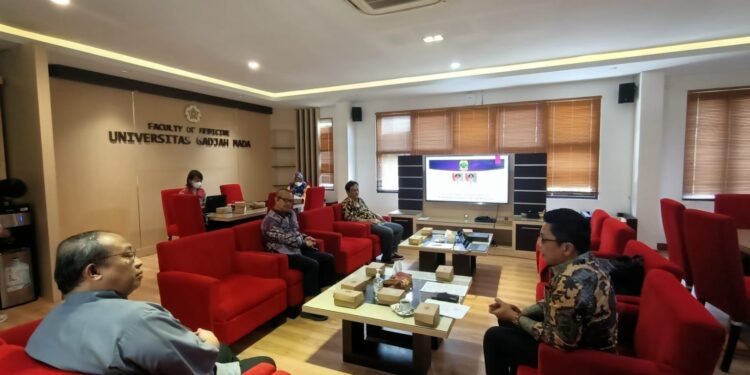 Tingkatkan Kerja Sama dan Program Pendidikan Kadinkes Lingga Kunjungi Universitas Gajah Mada Yogyakarta