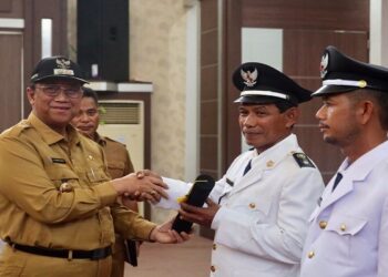 Wabup Karimun Lantik Kades PAW Tanjung Pelanduk dan Tanjungkilang