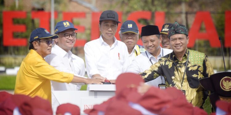 Cegah Banjir , Presiden Jokowi Resmikan Empat Infrastruktur di Bandung- Jabar