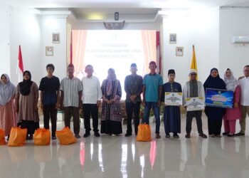 Ansar Serahkan Bantuan Belanja Uang untuk Pemuka Agama Se-Kabupaten Lingga