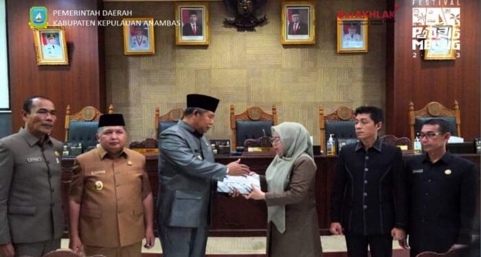 Bupati Anambas, Abdul Haris Berikan Laporan LKPJ Tahun Anggaran 2022