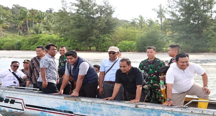 Untuk Antisipasi, Bupati Bintan Pastikan Tim Terpadu Penjagaan Pantai Tetap Bertugas Hingga Penghujung Pekan