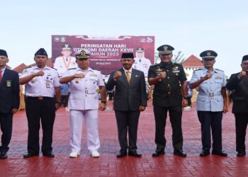 Hari Pertama Kerja Usai Libur Lebaran Sekdaprov Adi Pimpin Apel Gabungan