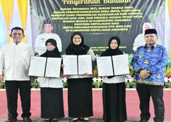 Penyerahan Bantuan Insentif Komponen Masyarakat Kepri Selama Ramadhan Ditutup di Anambas