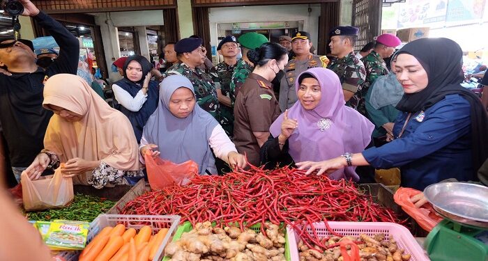 Jelang Lebaran, Wako Rahma dan Unsur TNI Polri Tinjau Harga Bahan Pokok