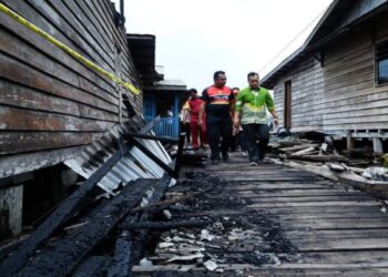 Nizar Tinjau Langsung Warga yang Terkena Musibah Kebakaran