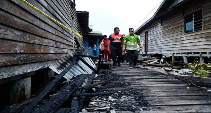 Nizar Tinjau Langsung Warga yang Terkena Musibah Kebakaran